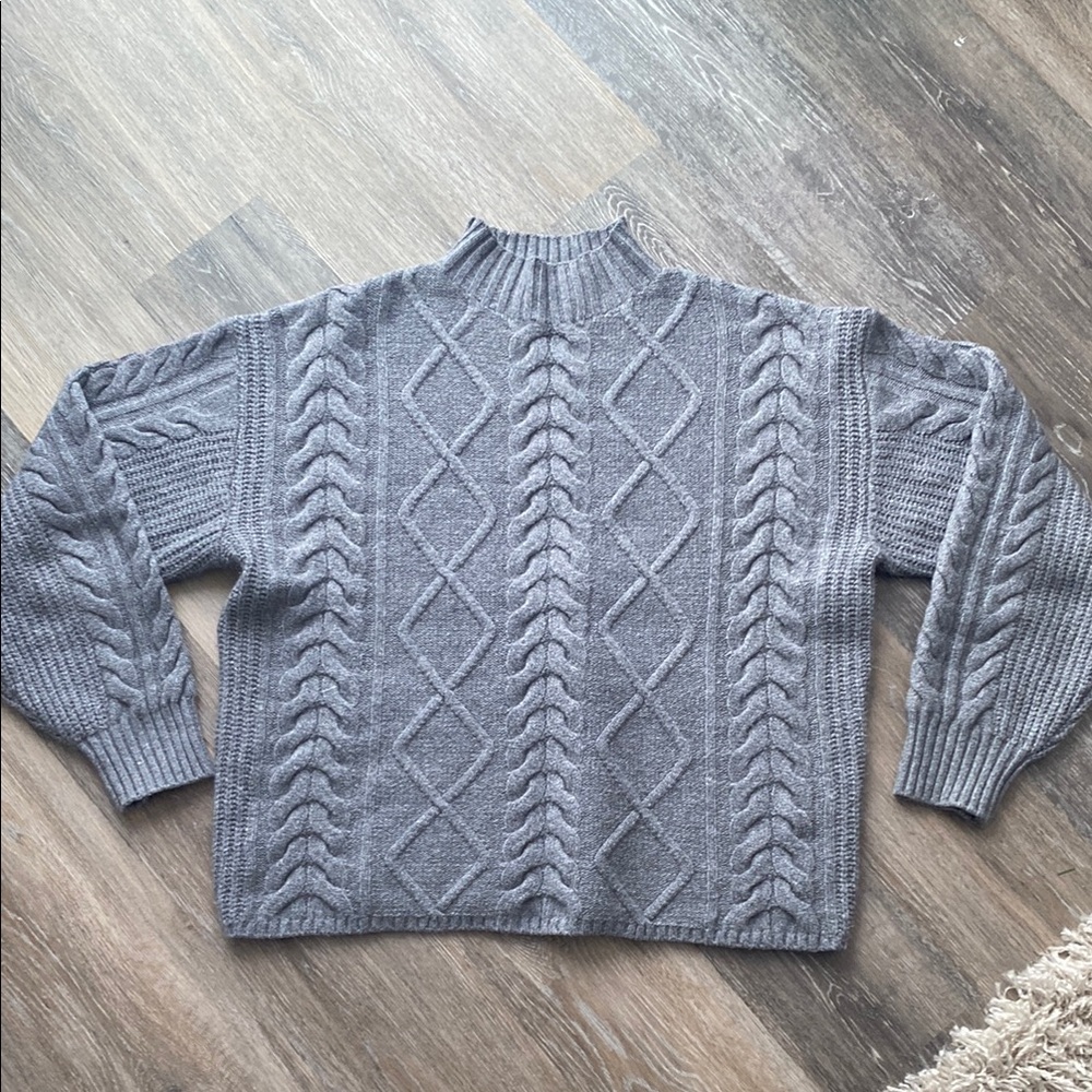 Old Navy Gray Knit Sweater size M tall